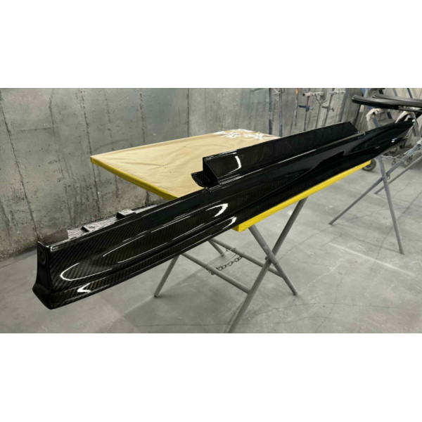 Nissan R35 Carbon Side skirts with built in extensions